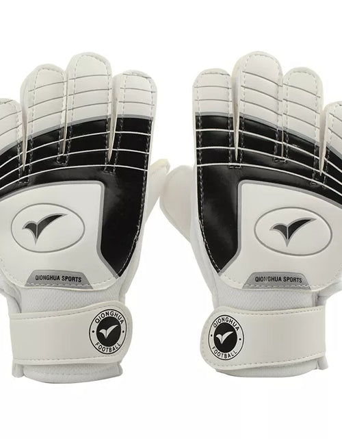 Load image into Gallery viewer, 3 4 5 6 7 Kids Soccer goalkeeper gloves for kids Football latex goalie gloves Children Various Size professional sports gloves
