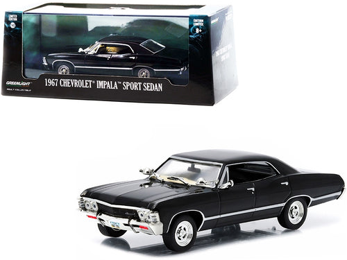 Load image into Gallery viewer, 1967 Chevrolet Impala Sport Sedan Tuxedo Black 1/43 Diecast Model Car by Greenlight
